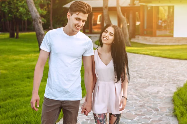 Beautiful young couple during a romantic date — Stock Photo, Image