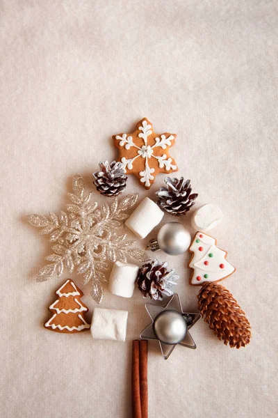 Karácsonyfa készült gingerbreads — Stock Fotó