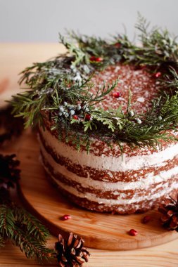 Noel tablo için güzel bir şekilde dekore edilmiş pasta