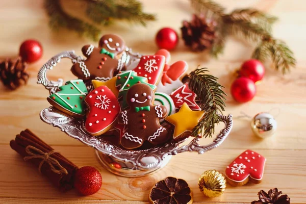 Kerstmis zelfgemaakte peperkoek koekjes — Stockfoto