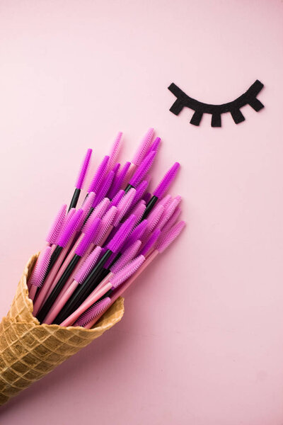 The brush lash, comb