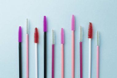 Fırça kamçı, tarak kirpik uygulaması