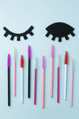 Fırça kamçı, tarak kirpik uygulaması