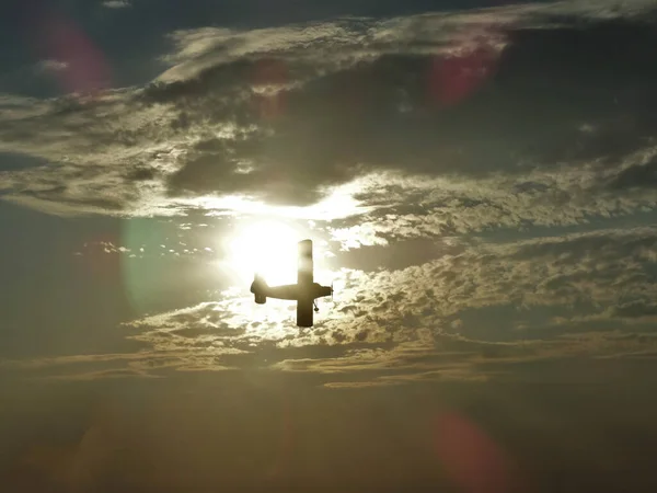 Avión Ligero Volando Frente Sol — Foto de Stock