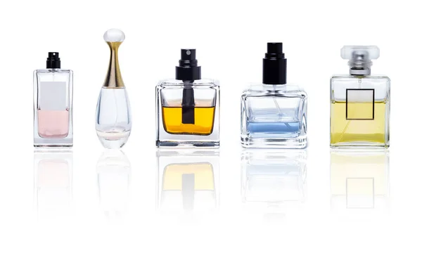 Parfymflaskor Premium Samling Isolerad Vit Bakgrund Reflektion — Stockfoto