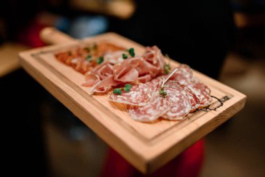 diz kapağı tabak kesme gurmesi