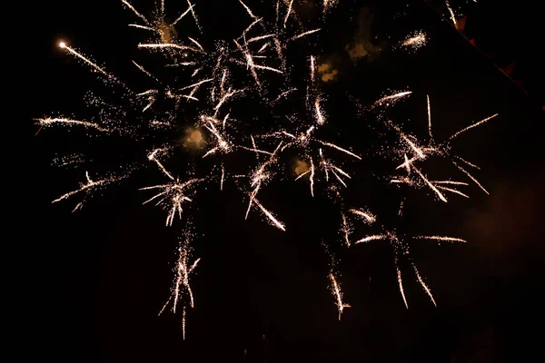 Vuurwerk Aan Donkere Hemel Tijdens Nacht — Stockfoto
