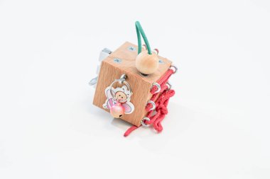 Ahşap çevre dostu işlek tahta küp - çocuklar için eğitici oyuncak