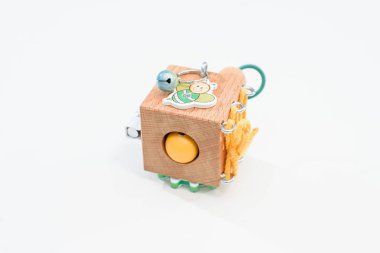 Ahşap çevre dostu işlek tahta küp - çocuklar için eğitici oyuncak