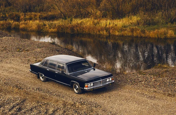 Velké Černé Ruské Obchodní Auto Gaz Chaika Kamenech Malé Řeky — Stock fotografie