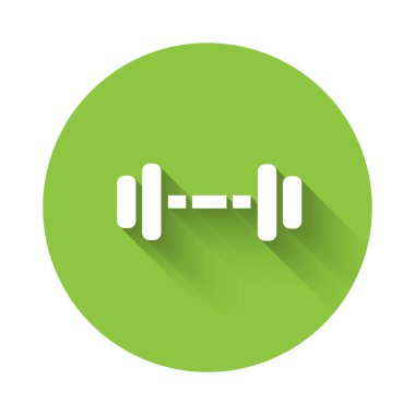 Beyaz Dumbbell simgesi uzun gölgelerle izole edilmiş. Kas kaldırma ikonu, fitness halteri, spor aletleri, egzersiz yaban domuzu. Yeşil daire düğmesi. Vektör İllüstrasyonu
