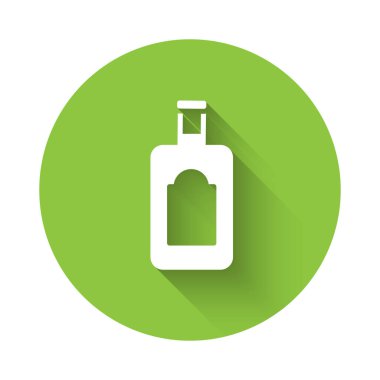 Uzun gölgeli beyaz viski şişesi ikonu. Yeşil daire düğmesi. Vektör İllüstrasyonu