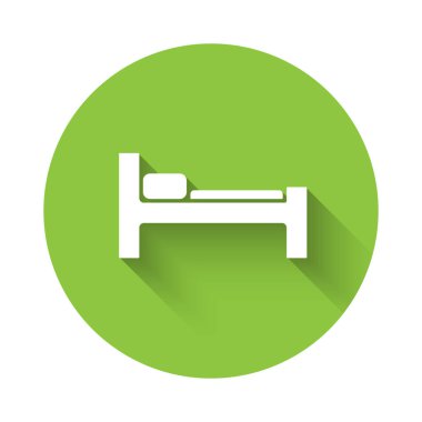 Beyaz yatak ikonu uzun gölgeli. Yeşil daire düğmesi. Vektör İllüstrasyonu