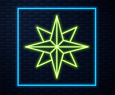 Parlayan neon çizgisi. Rüzgar gül ikonu tuğla duvar arkasında izole edilmiş. Seyahat için pusula simgesi. Navigasyon tasarımı. Vektör İllüstrasyonu