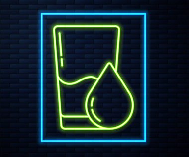 Duvarda izole edilmiş su ikonu olan parlak neon çizgili cam. Soda bardağı. Vektör İllüstrasyonu