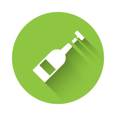 Uzun gölgeli beyaz şarap ikonu. Yeşil daire düğmesi. Vektör İllüstrasyonu