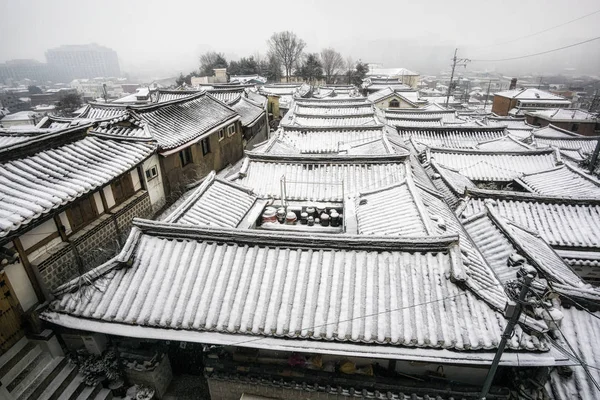 Bukchon hanok dorp in de winter — Stockfoto