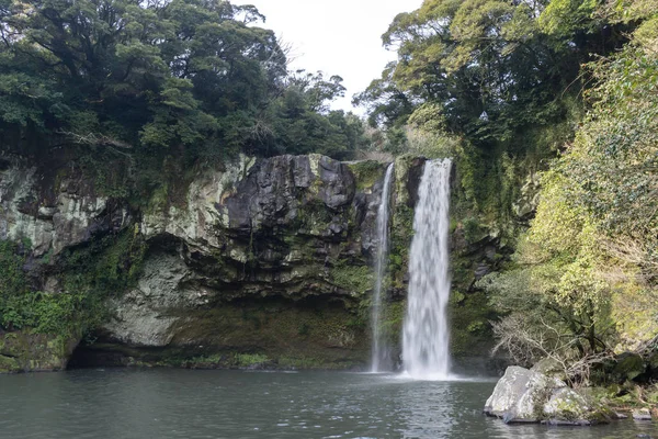 Cheonjiyeon paisaje cascada — Foto de Stock