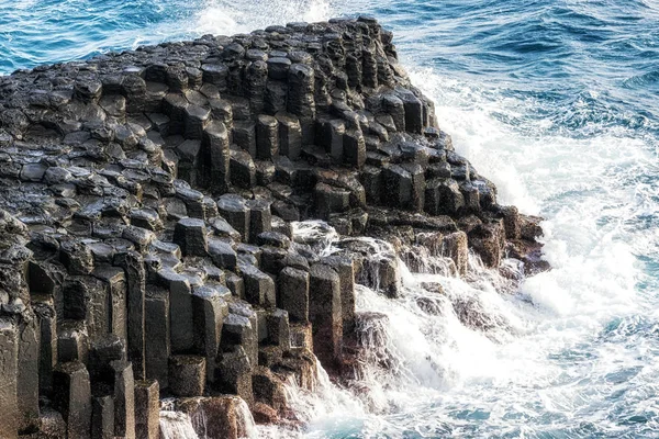 Ondas do penhasco daepo jusangjeolli — Fotografia de Stock