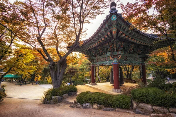 Gilsangsa templet under hösten — Stockfoto
