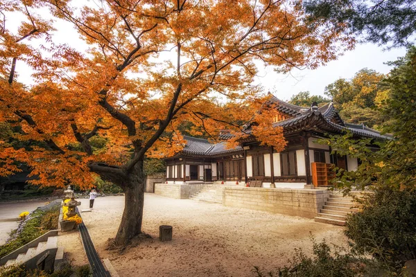 Gilsangsa templet under hösten — Stockfoto