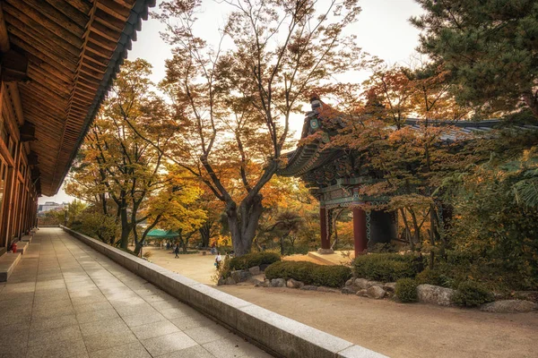 Gilsangsa templet under hösten — Stockfoto