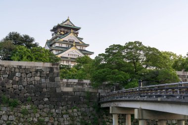 Osaka Kalesi ve gokurakubashi Köprüsü