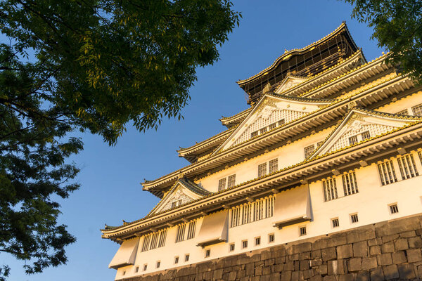 Вид на замок Осака
