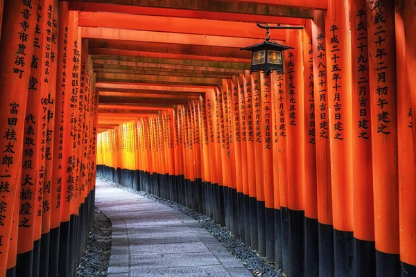 Fushimi-inari taisha ворота — стокове фото