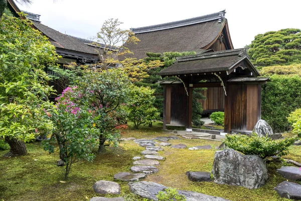Tenryuji 的寺庙花园 — 图库照片