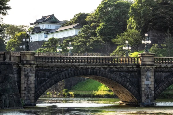 seimonish köprü ve tokyo Sarayı