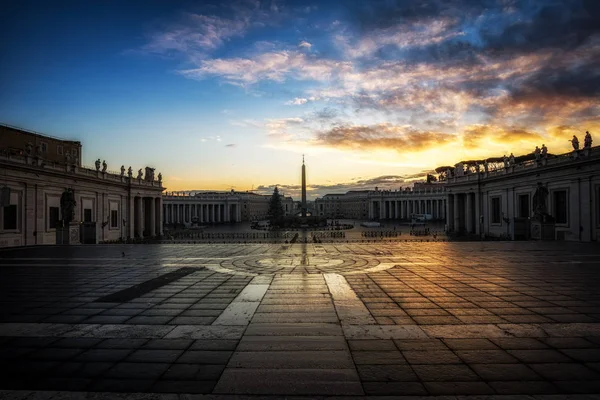 Saint Peters Plaza sunrise — Stock Photo, Image