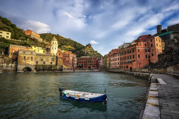 Vernazza au coucher du soleil — Photo