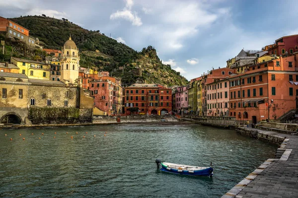 Vernazza au coucher du soleil — Photo