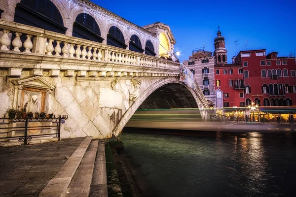 Puente de Rialto en Venecia —  Fotos de Stock