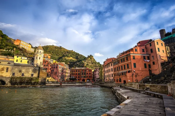 Vernazza au coucher du soleil — Photo