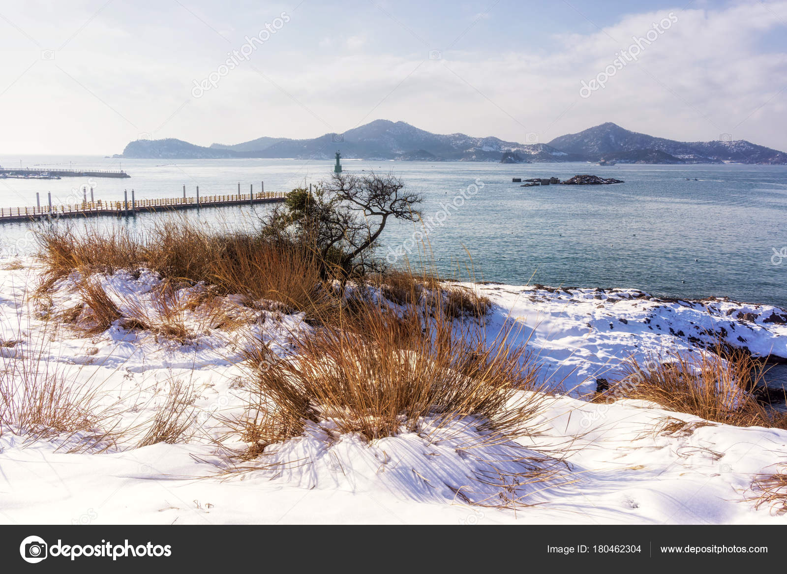 Jangja island dock in winter Stock Photo by ??aaron90311 180462304