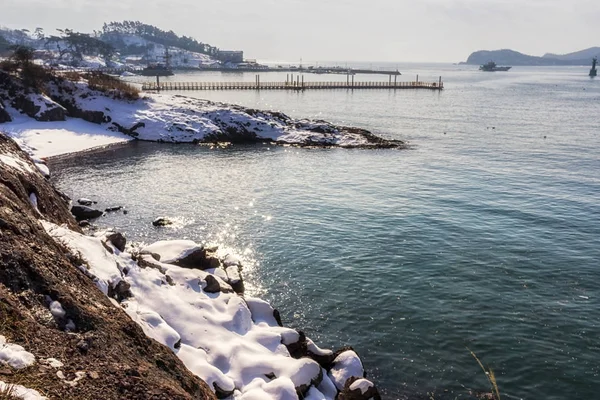 Quai de l'île de Jangja en hiver — Photo