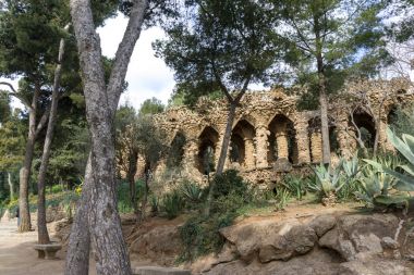 Park guell sütunlar ve viyadük