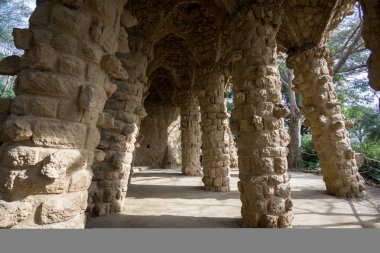 Park guell sütunlar ve viyadük