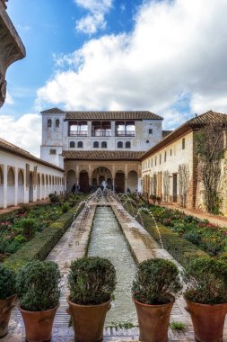 Generalife Sarayı Havuzu