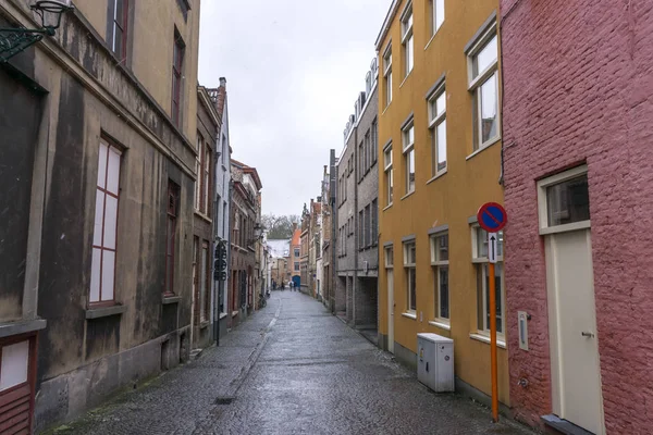 Bruges vue ruelle avec neige — Photo