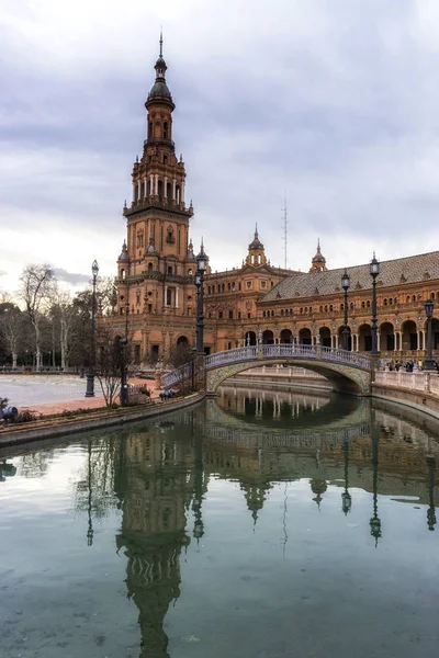 Spanischer Platz in Sevilla — Stockfoto