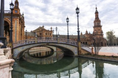 Seville İspanyolca Plaza