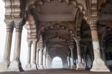Agra fort diwan olduğumu   