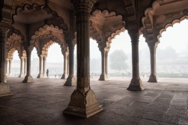 Agra fort diwan olduğumu   