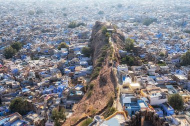 Jodhpur şehri ve Pachetia tepesi