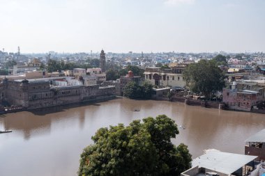 Jodhpur 'daki gulab sagar talab gölünde.