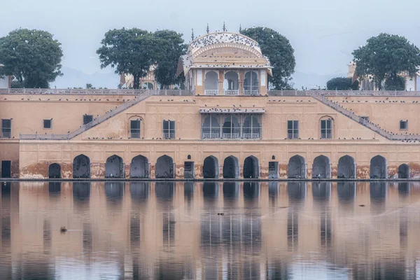 Alacakaranlıkta Jal Mahal