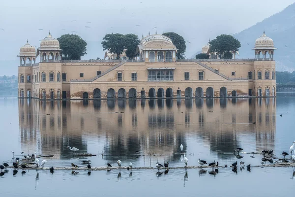 Alacakaranlıkta Jal Mahal
